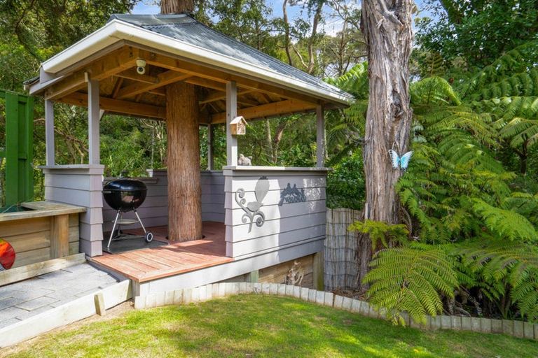 Photo of property in 2/5 Eugen Place, Bayview, Auckland, 0629