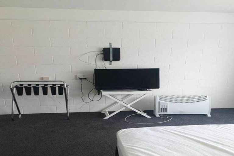 Photo of property in 1 Hurworth Place, College Estate, Whanganui, 4500