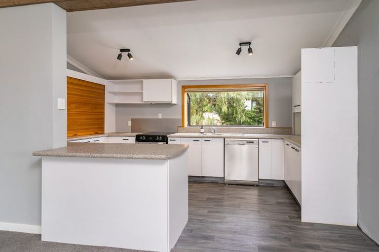 Photo of property in 51 Allan Street, Waiwera South, Clinton, 9584