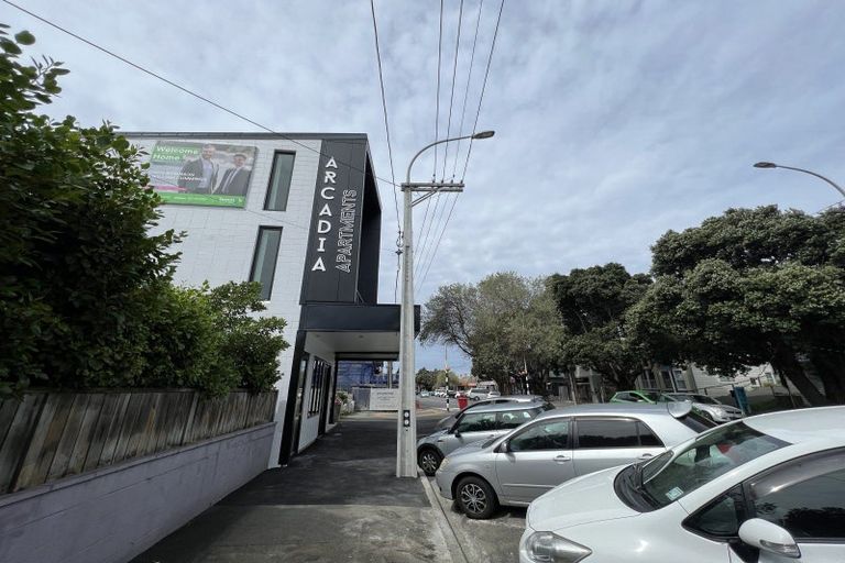 Photo of property in 117 The Parade, Island Bay, Wellington, 6023