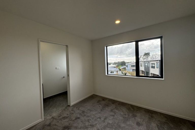 Photo of property in 61 Paetai Lane, Te Atatu Peninsula, 0610