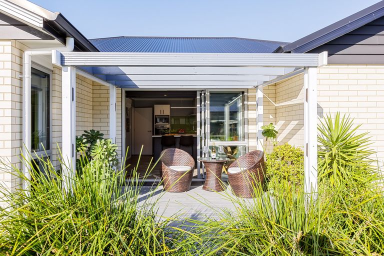 Photo of property in 7 Austin Reid Avenue, Carterton, 5713