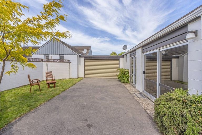 Photo of property in 1/310 Memorial Avenue, Burnside, Christchurch, 8053