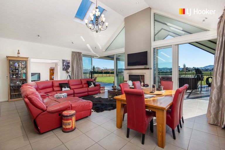Photo of property in 100 Wingatui Road, Mosgiel, 9024