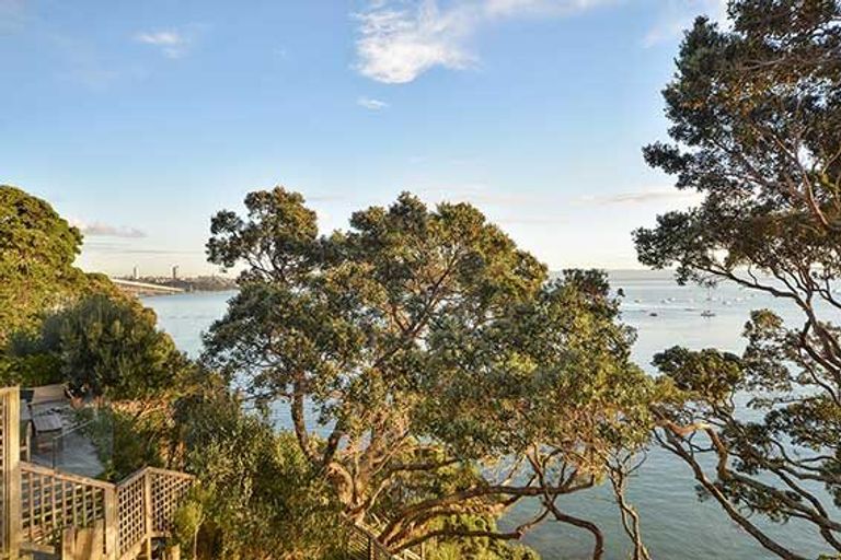 Photo of property in 74 Queen Street, Northcote Point, Auckland, 0627
