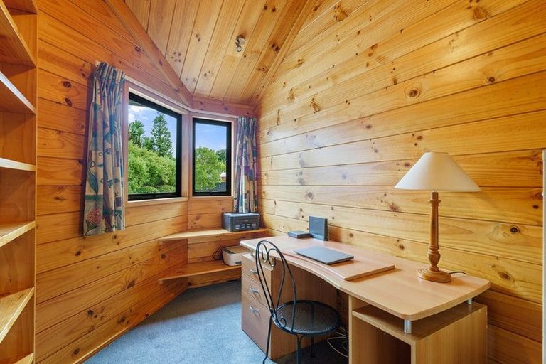 Photo of property in 16 Alexander Street, Waikanae, 5036