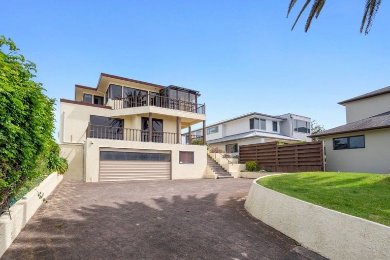 Photo of property in 24 Ngarata Avenue, Mount Maunganui, 3116