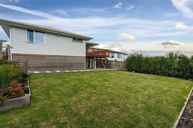 Photo of property in 37 Josh Road, Huapai, Kumeu, 0810