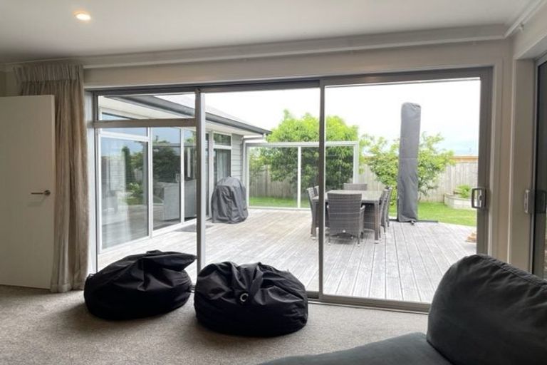 Photo of property in 14 Hiria Crescent, Papamoa Beach, Papamoa, 3118