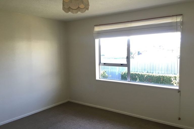 Photo of property in 1/62a Mackenzie Avenue, Woolston, Christchurch, 8023