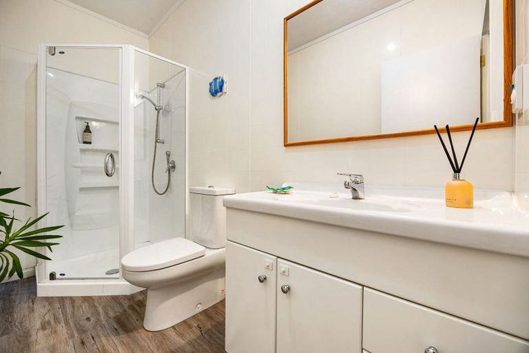 Photo of property in 6 Tironui Terrace, Western Heights, Hamilton, 3200