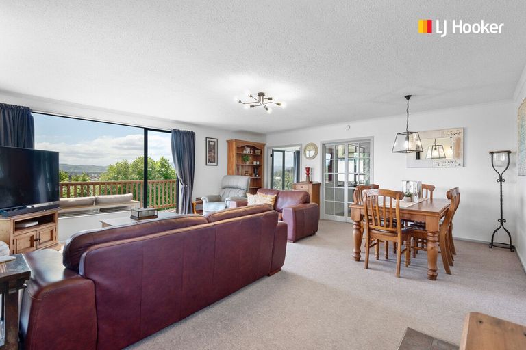 Photo of property in 19 Braeside, Kinmont Park, Mosgiel, 9024