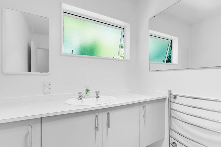 Photo of property in 2/45 Mcdowell Crescent, Hillcrest, Auckland, 0627