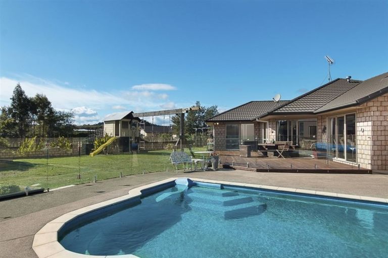 Photo of property in 5 Kendallvale Drive, Waiuku, 2123