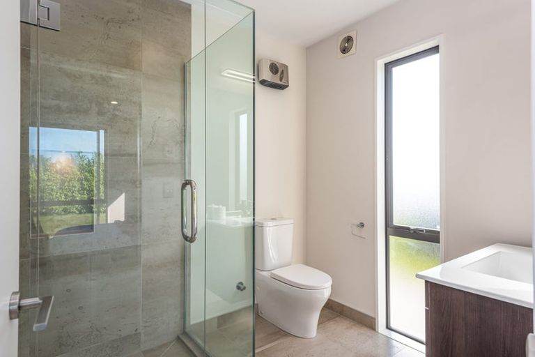 Photo of property in 2 Inverness Lane, Redcliffs, Christchurch, 8081