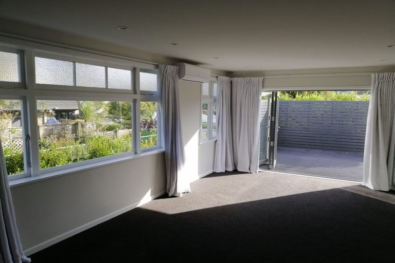 Photo of property in 1/10 Victoria Street, Ebdentown, Upper Hutt, 5018