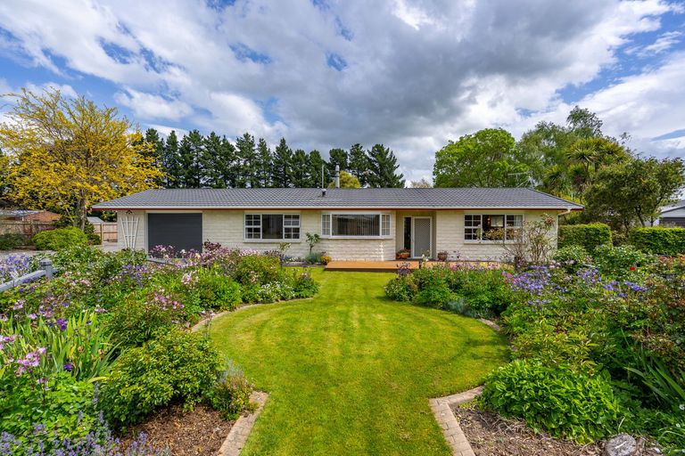 Photo of property in 71 Frederick Street, Carterton, 5713