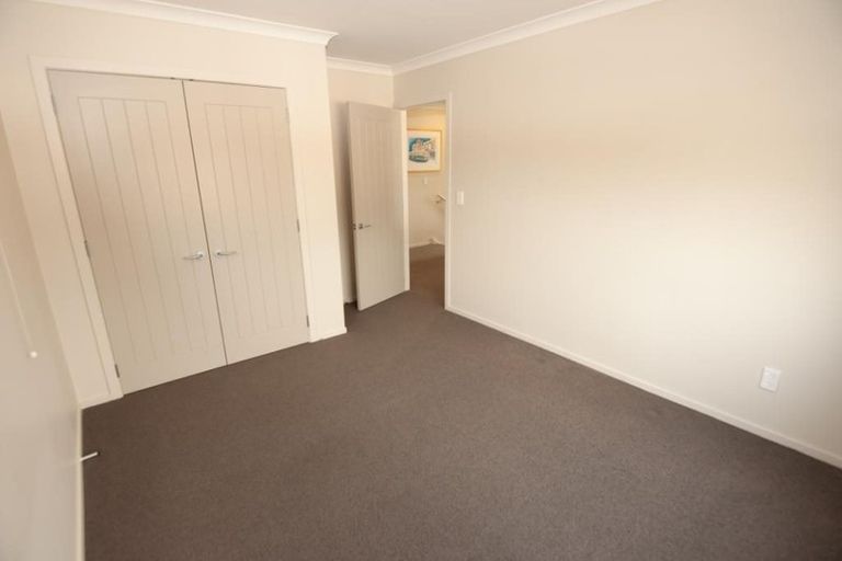 Photo of property in 48 Te Puia Drive, Aotea, Porirua, 5024