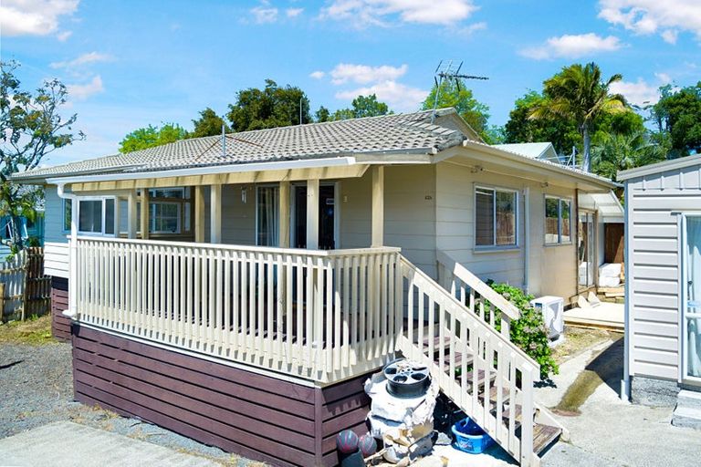 Photo of property in 42a Farwood Drive, Henderson, Auckland, 0612