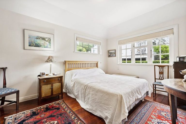 Photo of property in 54 Aurora Terrace, Kelburn, Wellington, 6012