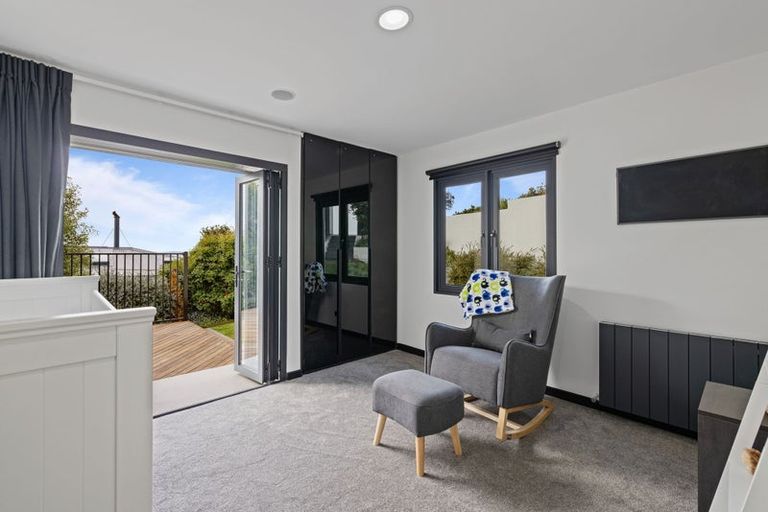 Photo of property in 9 Luxton Place, Mount Pleasant, Christchurch, 8081
