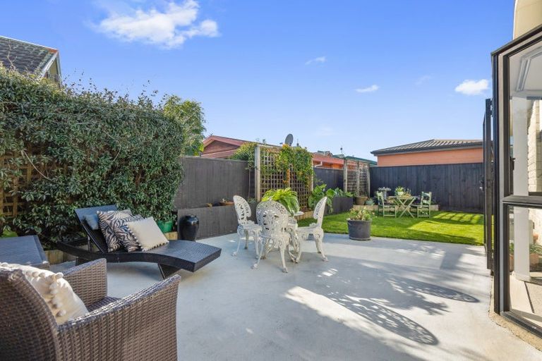 Photo of property in 273/1 Mangorei Road, Merrilands, New Plymouth, 4312