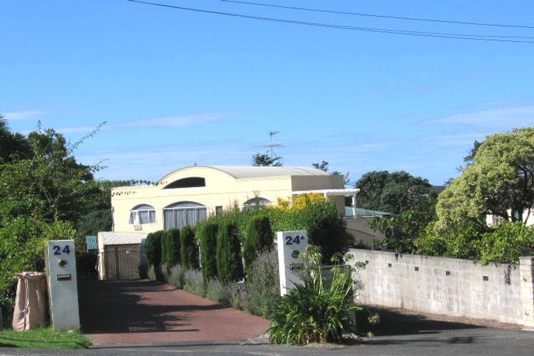 Photo of property in 24 Rock Isle Road, Torbay, Auckland, 0630