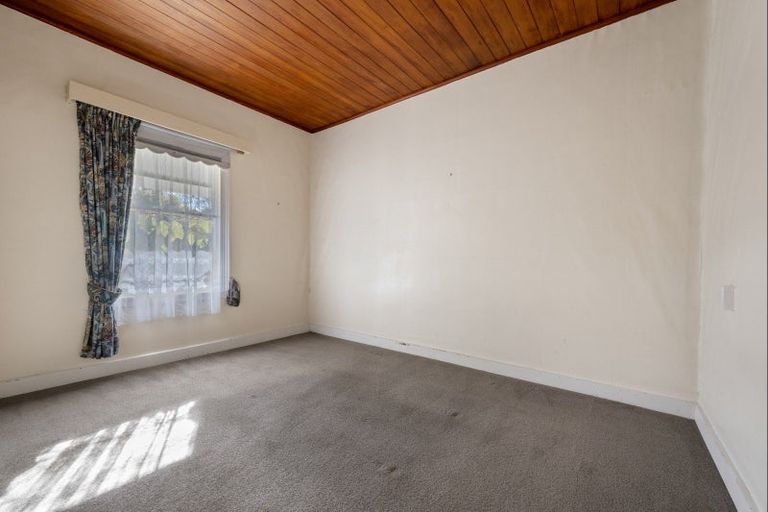 Photo of property in 15 Milton Terrace, Picton, 7220