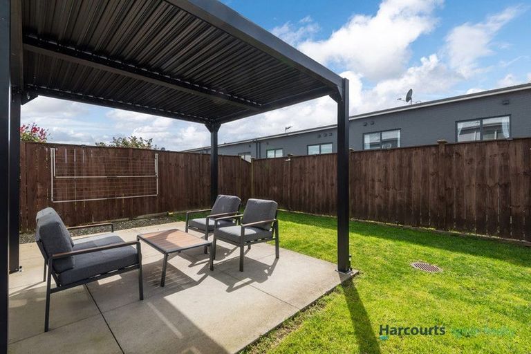 Photo of property in 7 Samuel Cassidy Avenue, Swanson, Auckland, 0614