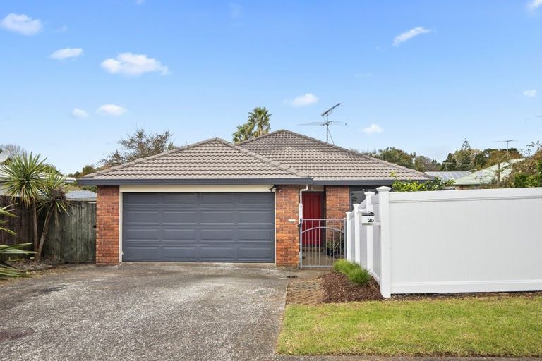 Photo of property in 20 Kayes Road, Pukekohe, 2120