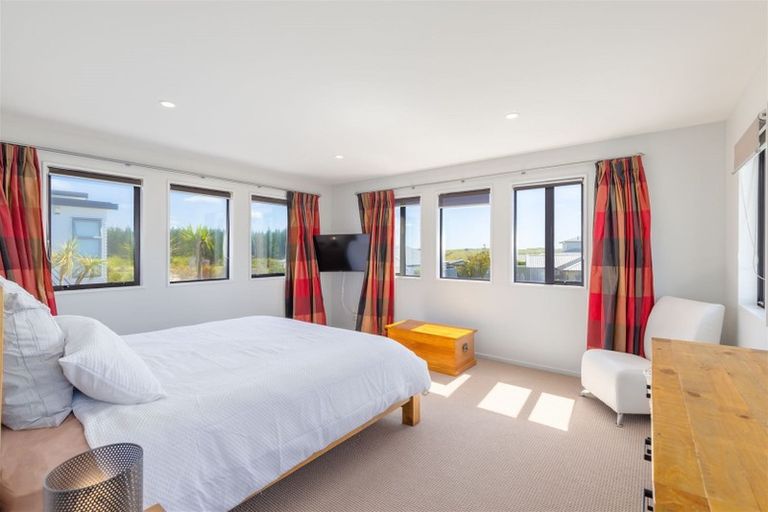 Photo of property in 113 Aston Drive, Waimairi Beach, Christchurch, 8083