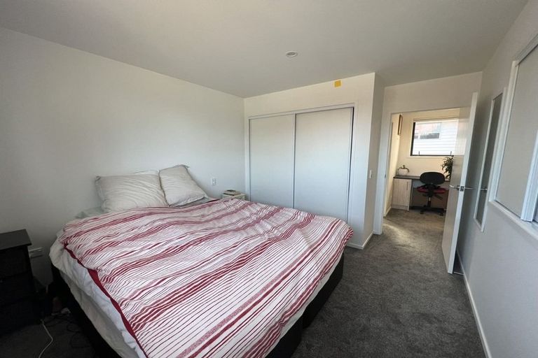 Photo of property in 4/10 Yeovil Road, Te Atatu Peninsula, Auckland, 0610