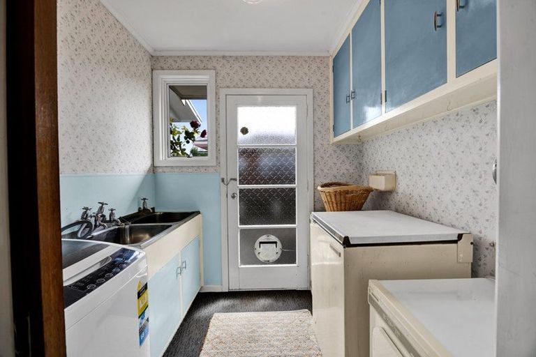 Photo of property in 22 Tukapa Street, Westown, New Plymouth, 4310