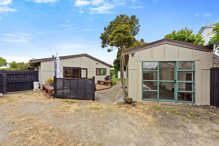 Photo of property in 24 Norfolk Crescent, Otaki Beach, Otaki, 5512
