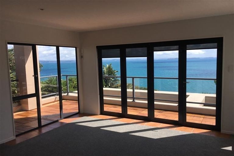 Photo of property in 102 Pacific Parade, Army Bay, Whangaparaoa, 0930