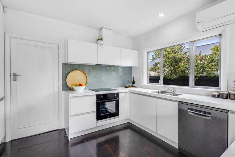 Photo of property in 9 Jennifer Street, Bryndwr, Christchurch, 8053