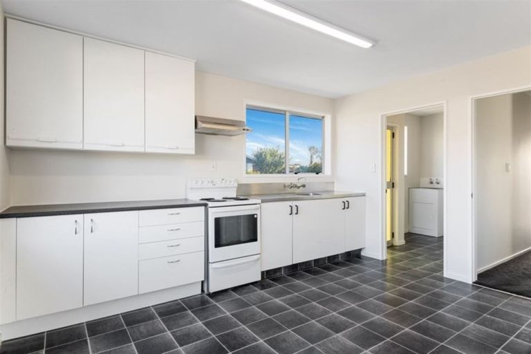Photo of property in 40 Meon Street, Aranui, Christchurch, 8061