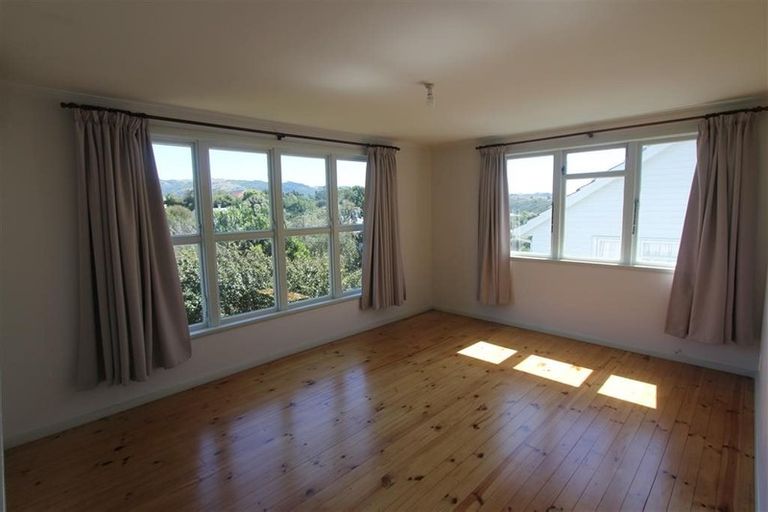 Photo of property in 46 Hereford Street, Cannons Creek, Porirua, 5024