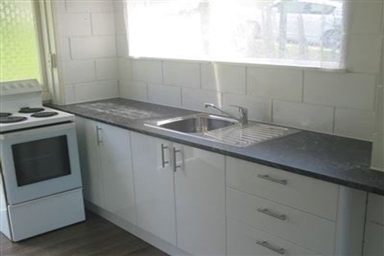 Photo of property in 2/1 Keldale Place, Forrest Hill, Auckland, 0620