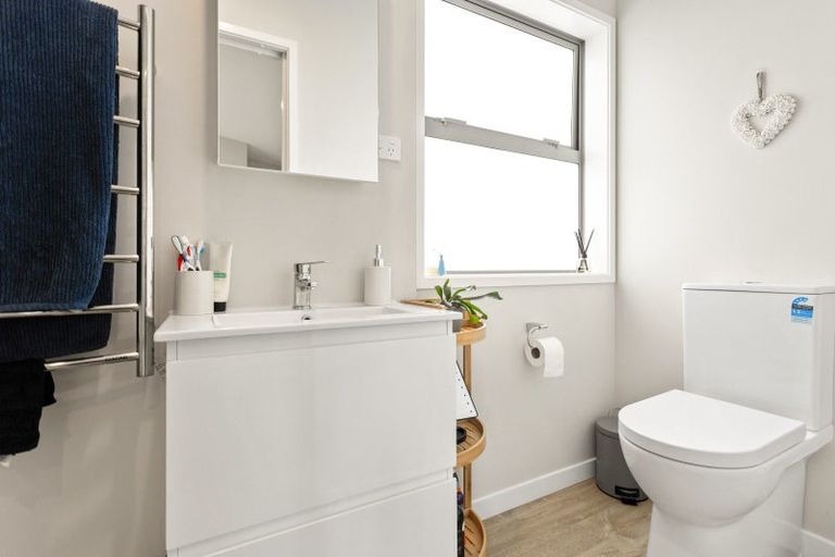 Photo of property in 8 Ngaroma Crescent, Whitianga, 3510