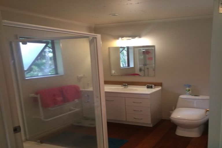 Photo of property in 30a Brunton Place, Glenfield, Auckland, 0629