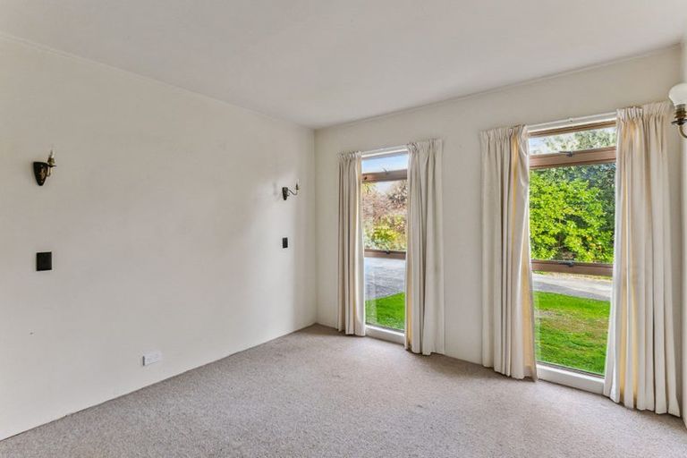 Photo of property in 15 Winara Avenue, Waikanae, 5036
