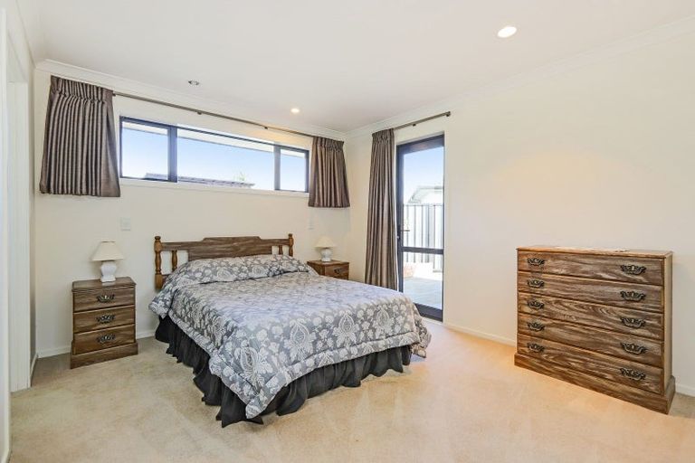 Photo of property in 5 Mana Place, Poraiti, Napier, 4112