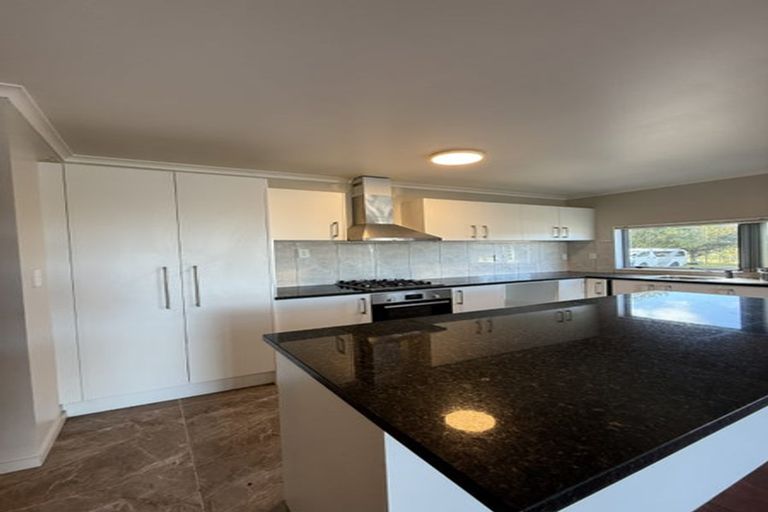 Photo of property in 115 Riverhead Road, Kumeu, 0892