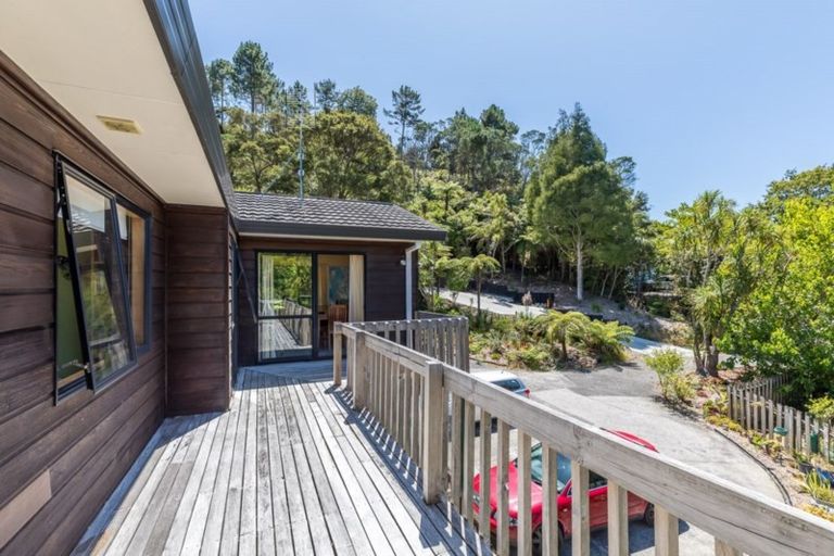 Photo of property in 2a Parklands Avenue, Swanson, Auckland, 0612