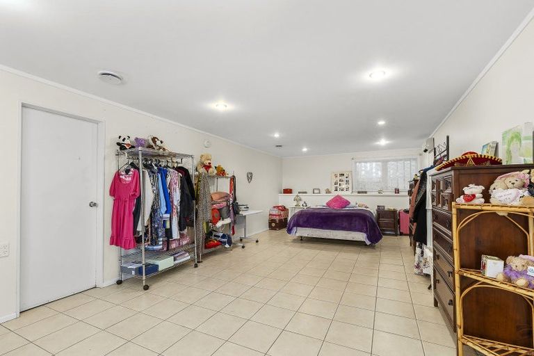 Photo of property in 5 Beverley Grove, Paparangi, Wellington, 6037