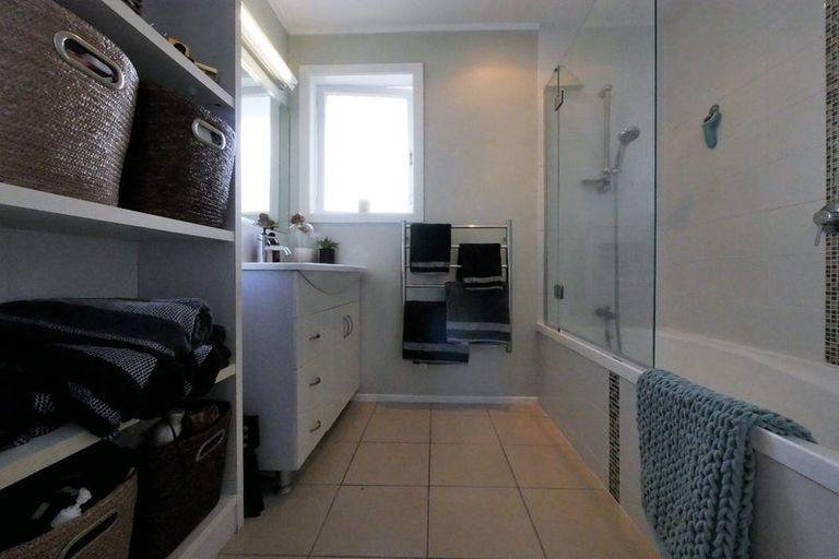 Photo of property in 2/71 Gardner Avenue, New Lynn, Auckland, 0600