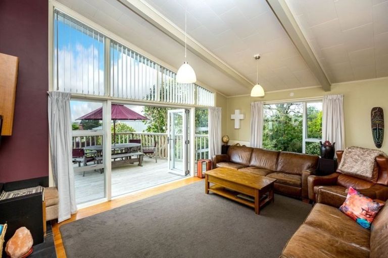 Photo of property in 11 Handley Place, Glen Avon, New Plymouth, 4312