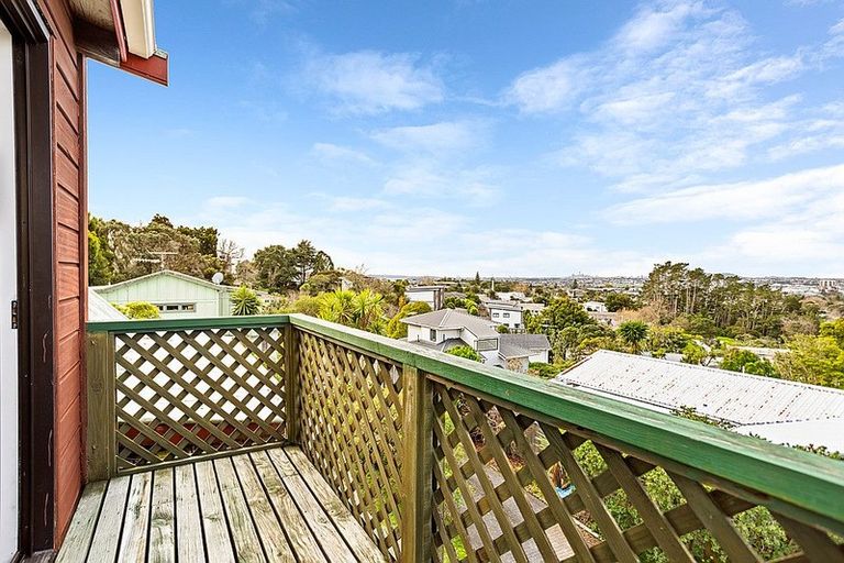 Photo of property in 2/10b Eastglen Road, Glen Eden, Auckland, 0602