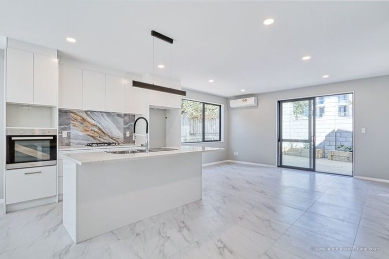 Photo of property in 51 Rosedale Road, Pinehill, Auckland, 0632